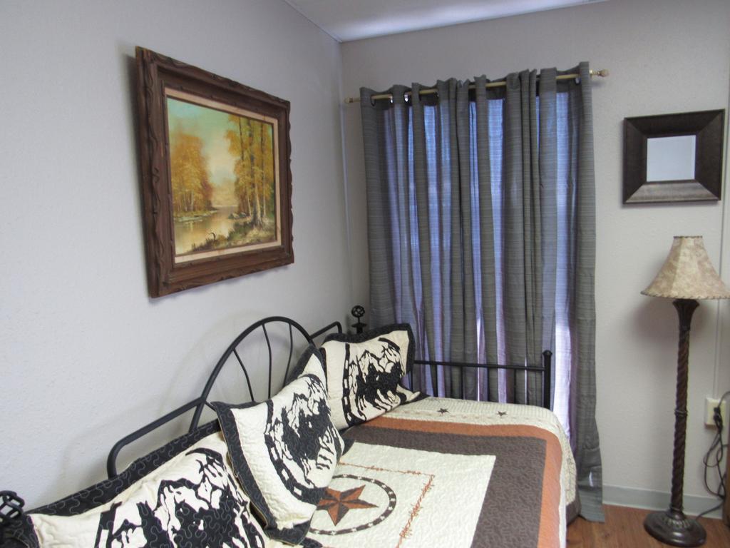 A Place To Stay Rooms Bandera Zewnętrze zdjęcie